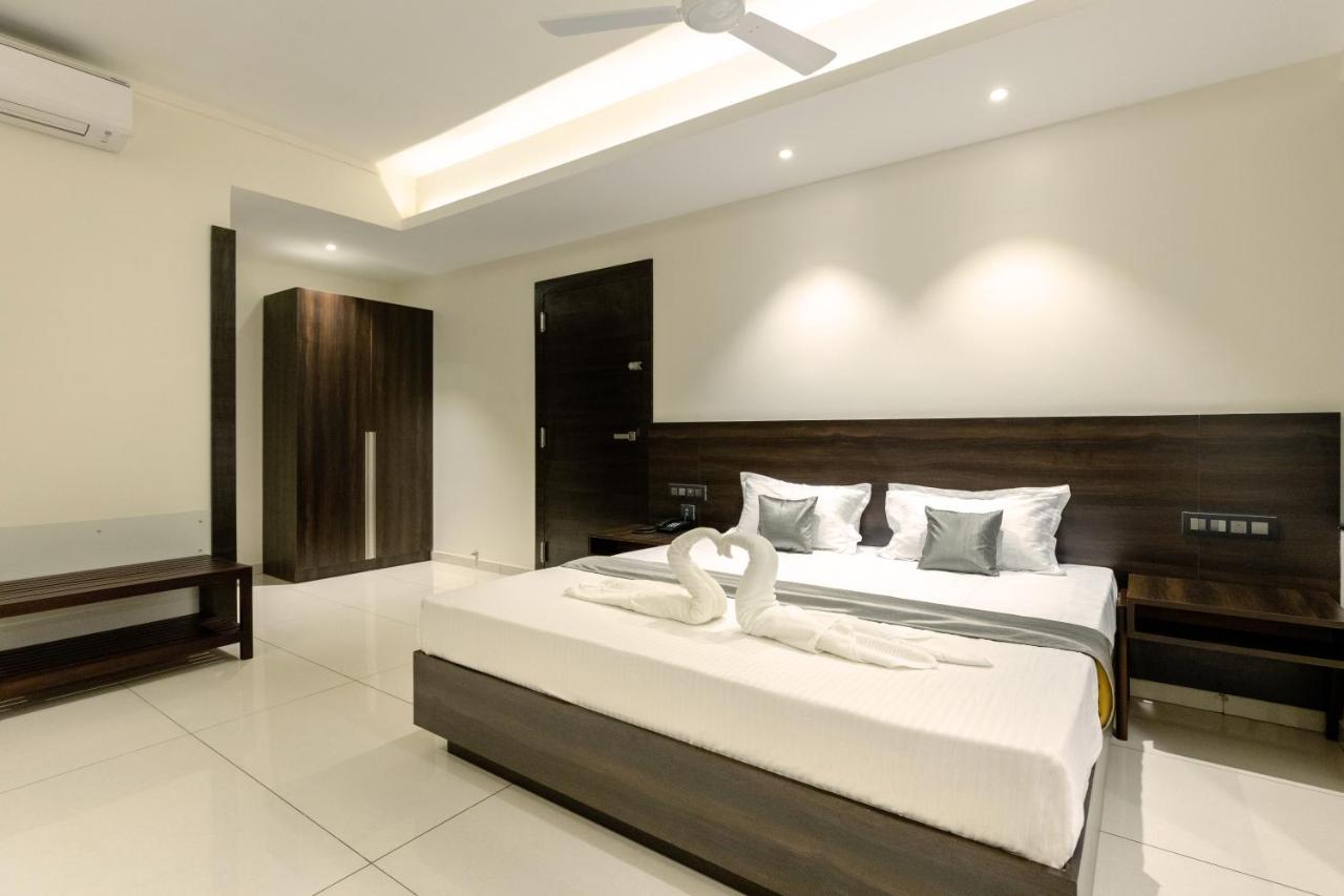 Hotel Paramount Suites & Service Apartments Мангалор Экстерьер фото