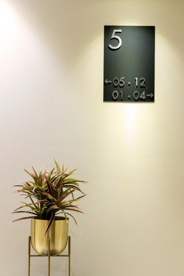 Hotel Paramount Suites & Service Apartments Мангалор Экстерьер фото